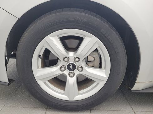 Used 2018 Ford Mustang Coupe RWD image 31
