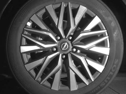 Used 2025 Nissan Altima 2.5 SV FWD image 12