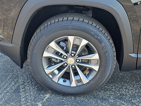 New 2026 Chevrolet Equinox LT w/ Convenience Package II image 13