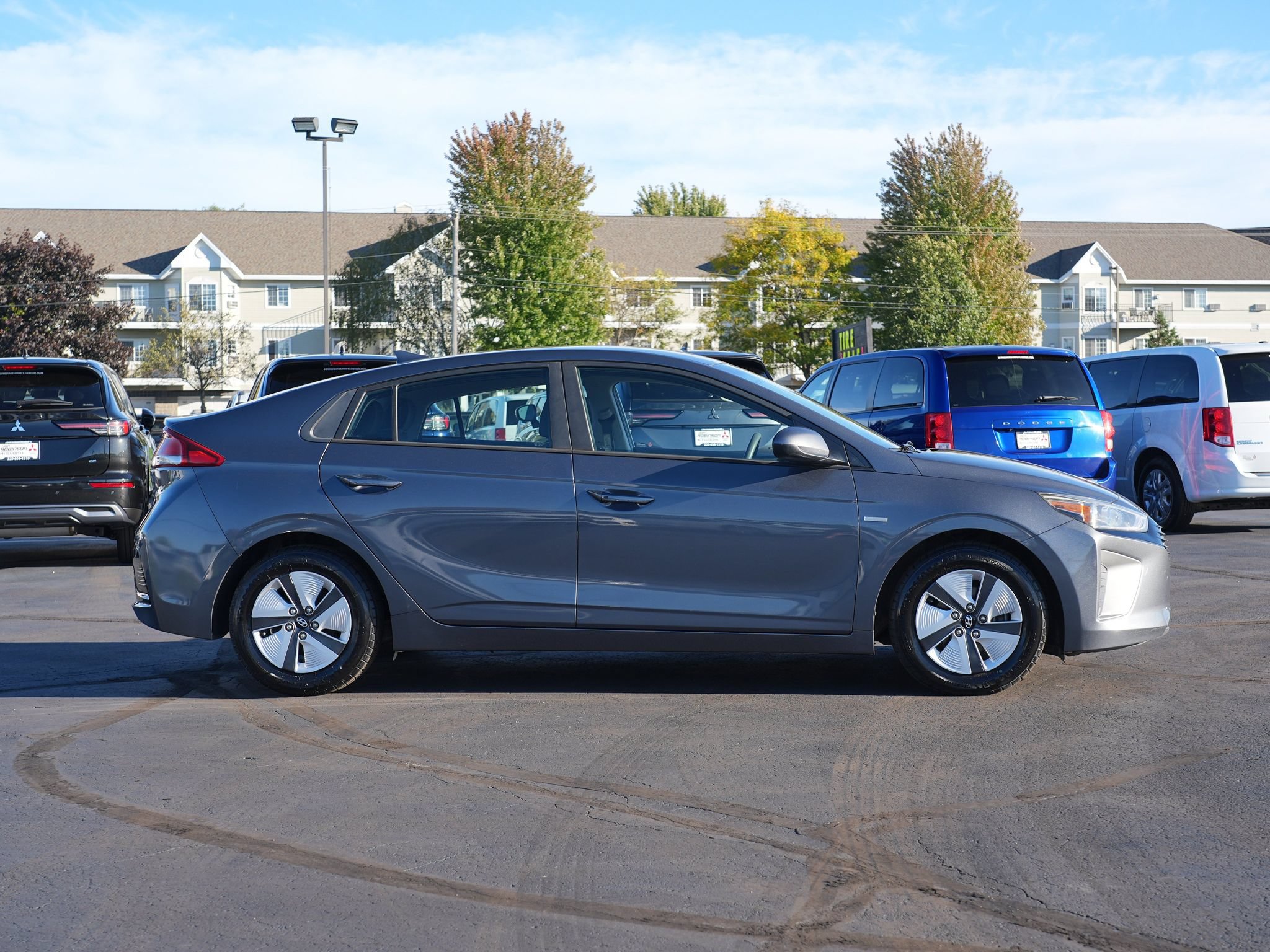 Used 2018 Hyundai Ioniq Blue FWD image 2