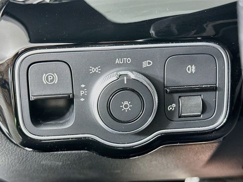 Used 2025 Mercedes-Benz CLA 250 4MATIC image 17