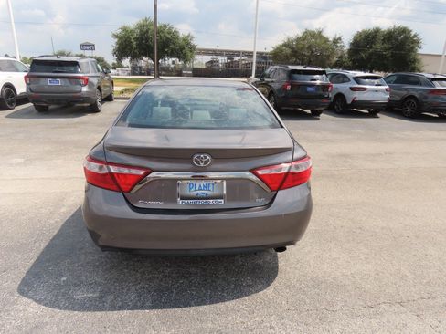 Used 2016 Toyota Camry SE FWD image 13