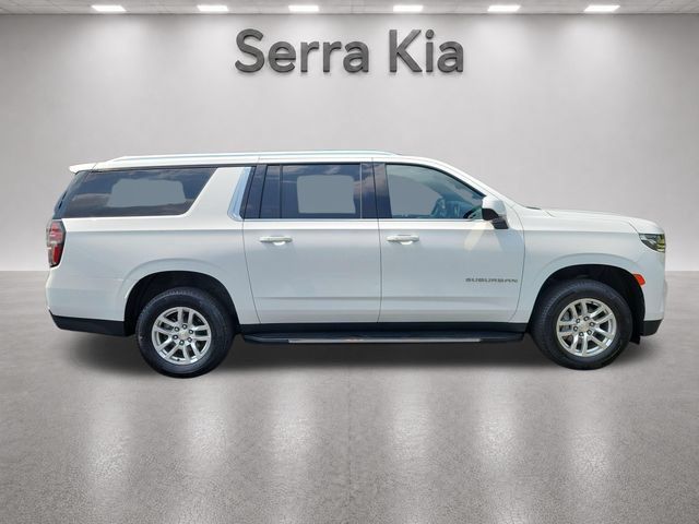 Used 2024 Chevrolet Suburban LT RWD image 6