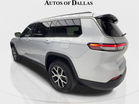 Used 2024 Jeep Grand Cherokee L Limited w/ Luxury Tech Group II image 10