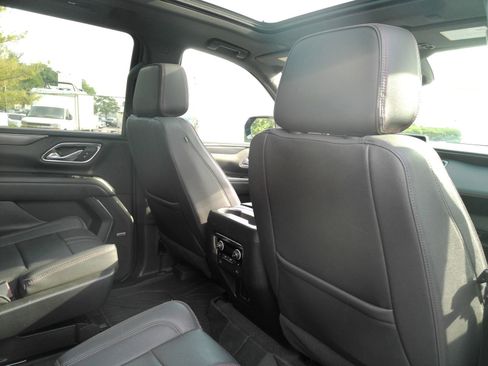 Used 2023 Chevrolet Suburban RST w/ Luxury Package AWD/4WD image 22