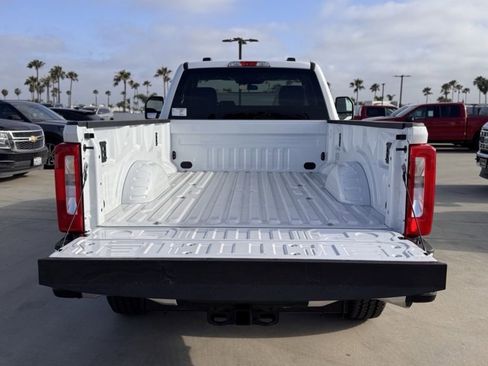 New 2025 Ford F350 XLT w/ FX4 Off-Road Package image 13