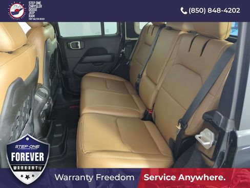 Used 2023 Jeep Wrangler Unlimited Rubicon 4xe w/ Cold Weather Group AWD/4WD image 27