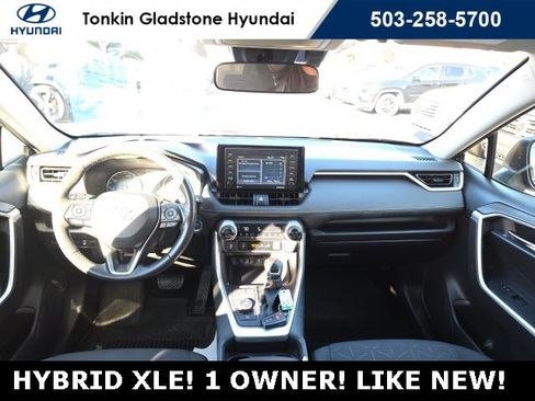 Used 2020 Toyota RAV4 XLE image 29