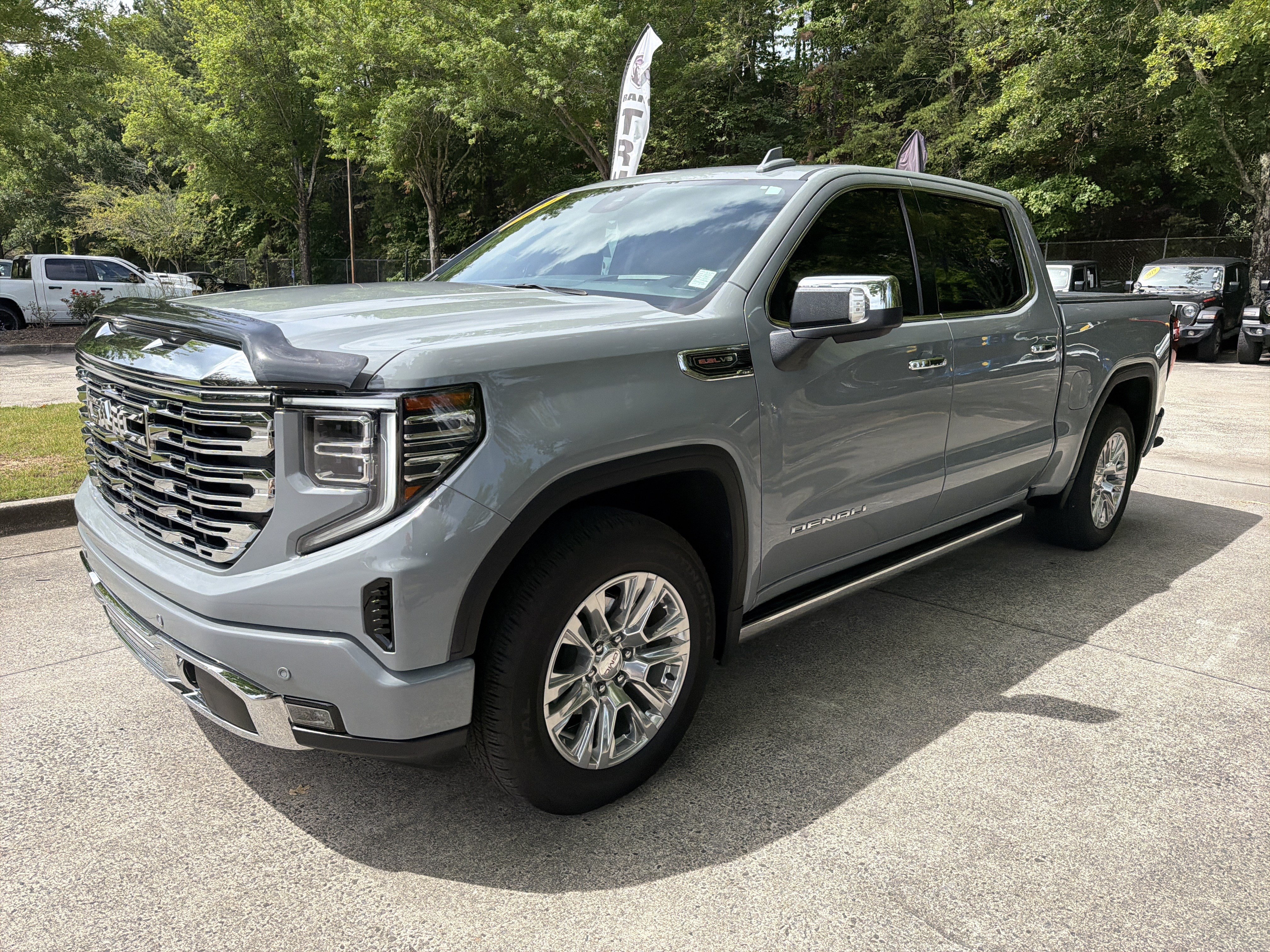 Used 2024 GMC Sierra 1500 Denali AWD/4WD image 8