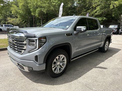Used 2024 GMC Sierra 1500 Denali AWD/4WD image 8