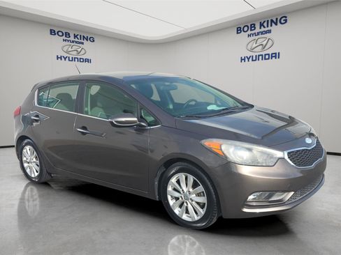 Used 2015 Kia Forte EX image 2