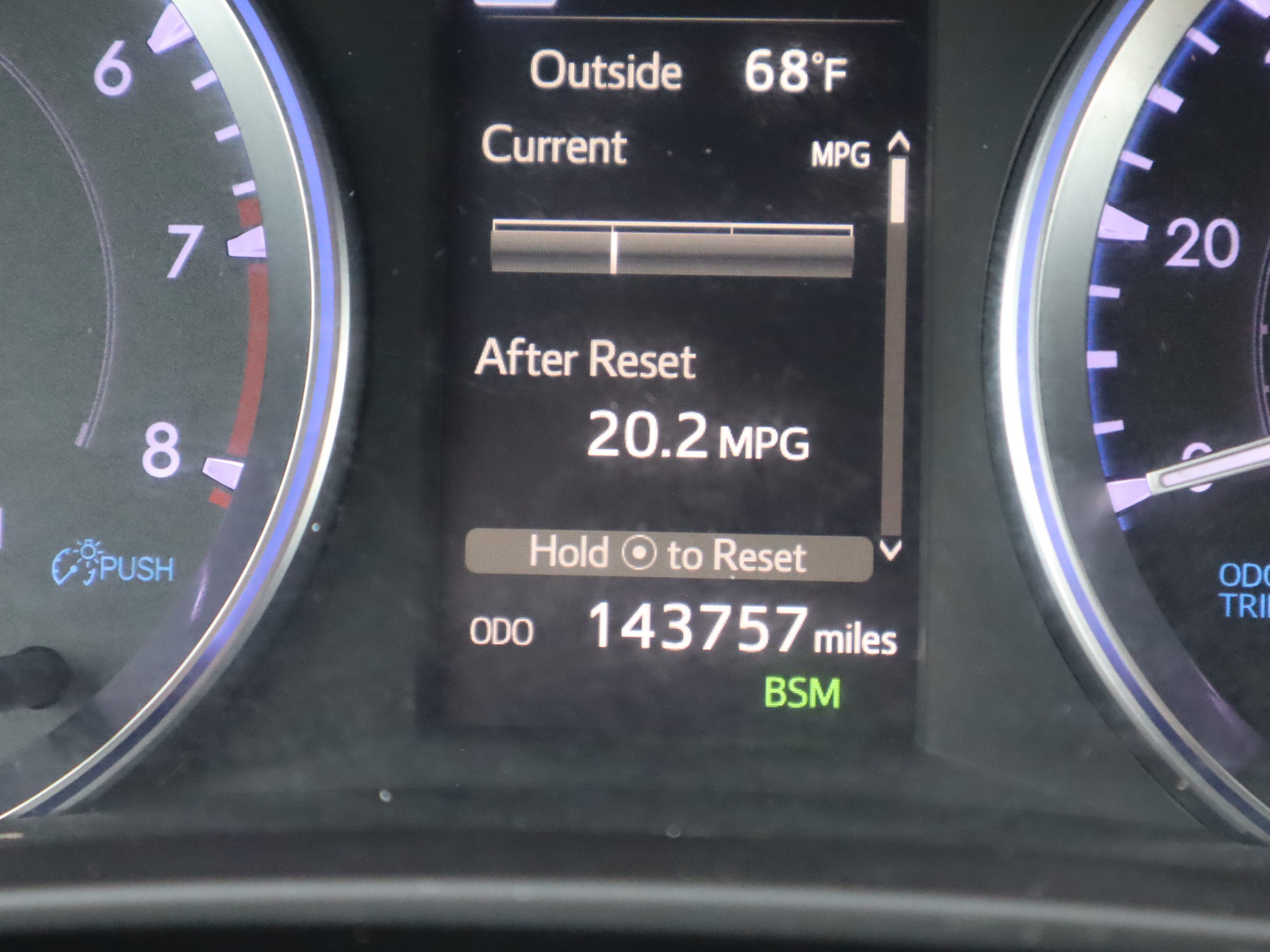 Used 2019 Toyota Highlander XLE FWD image 26