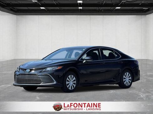 Used 2022 Toyota Camry LE FWD image 1