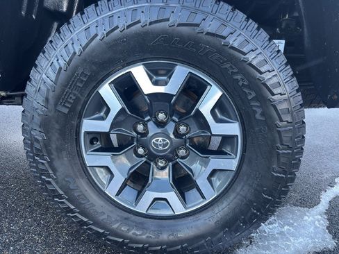 Used 2023 Toyota Tacoma TRD Off-Road image 12