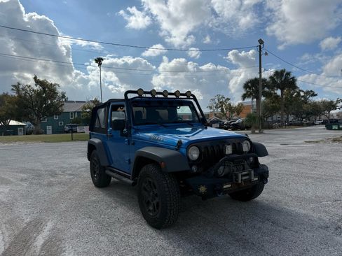 Used 2015 Jeep Wrangler Sport AWD/4WD image 3