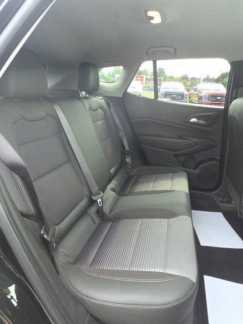 Used 2024 Chevrolet Trax LT FWD image 18