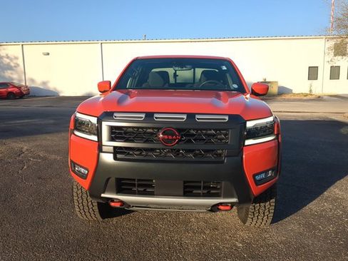 Certified 2025 Nissan Frontier PRO-4X w/ Tow Package AWD/4WD image 9