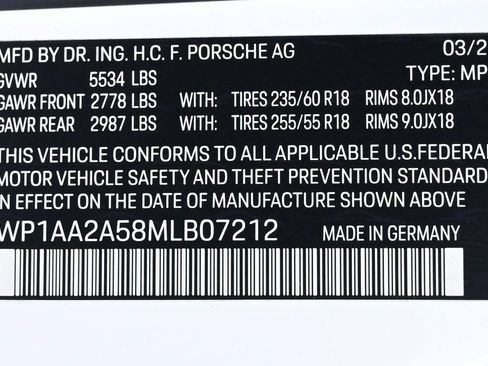 Certified 2021 Porsche Macan AWD/4WD image 27