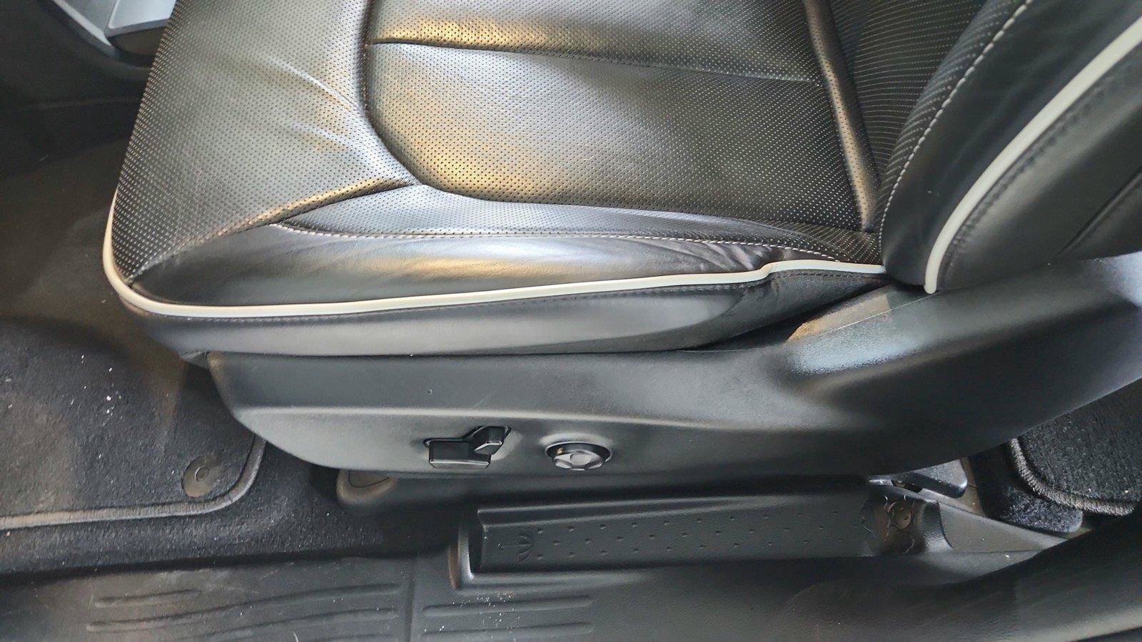 Used 2025 Chrysler Pacifica Limited FWD image 18