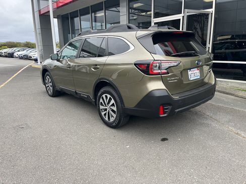 Used 2021 Subaru Outback Premium AWD/4WD image 17
