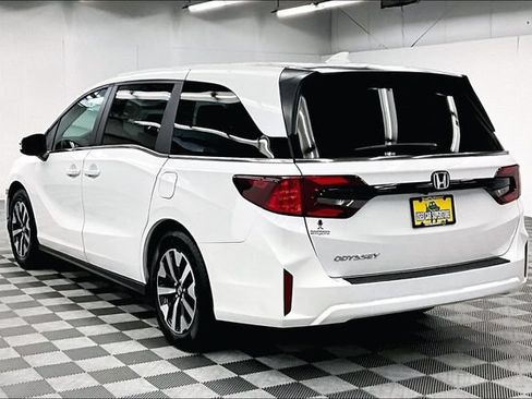 Used 2025 Honda Odyssey EX-L image 2