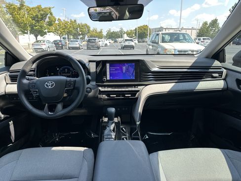 Used 2025 Toyota Camry LE w/ Convenience Package FWD image 29