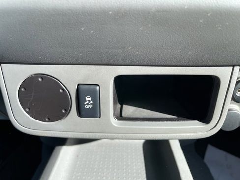 Used 2019 Nissan Frontier SV image 14