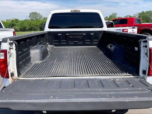 Used 2011 Ford F450 XLT w/ Snow Plow Prep Pkg AWD/4WD image 9