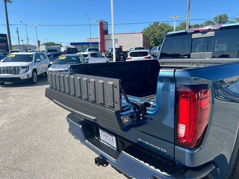 Used 2024 GMC Sierra 1500 Denali w/ Technology Package AWD/4WD image 11