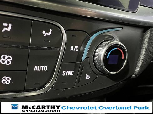 Used 2023 Chevrolet Traverse LT image 23