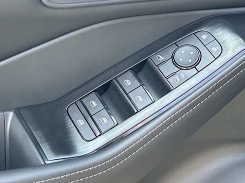 New 2026 Nissan Rogue SV AWD/4WD image 18