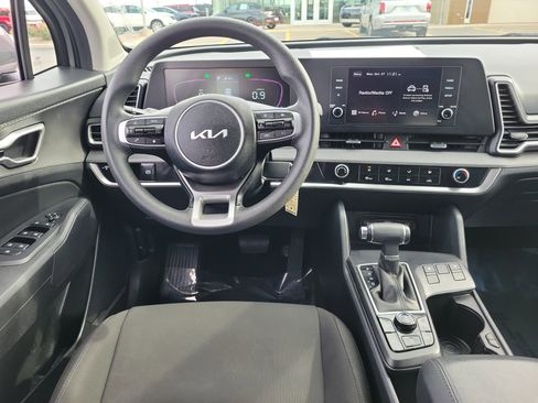 Used 2024 Kia Sportage LX image 10