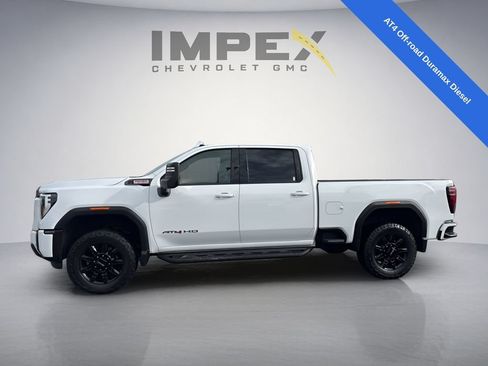 Used 2024 GMC Sierra 2500 AT4 w/ AT4 Preferred Package AWD/4WD image 2