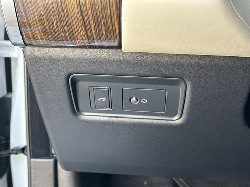 Used 2022 Land Rover Range Rover Sport HSE Dynamic image 16