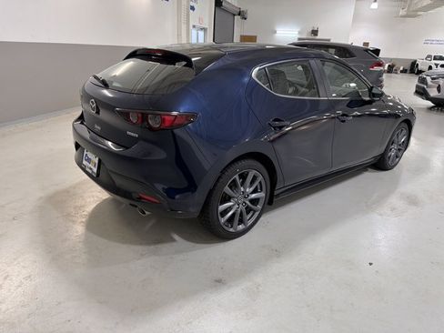 Used 2019 MAZDA MAZDA3 Hatchback FWD image 9