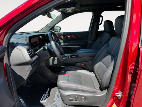 Used 2024 Chevrolet Traverse RS w/ LPO, Floor Liner Package AWD/4WD image 10