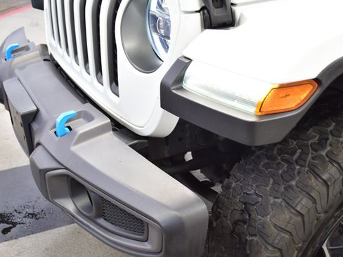 Used 2023 Jeep Wrangler Unlimited Rubicon 4xe w/ Cold Weather Group AWD/4WD image 31