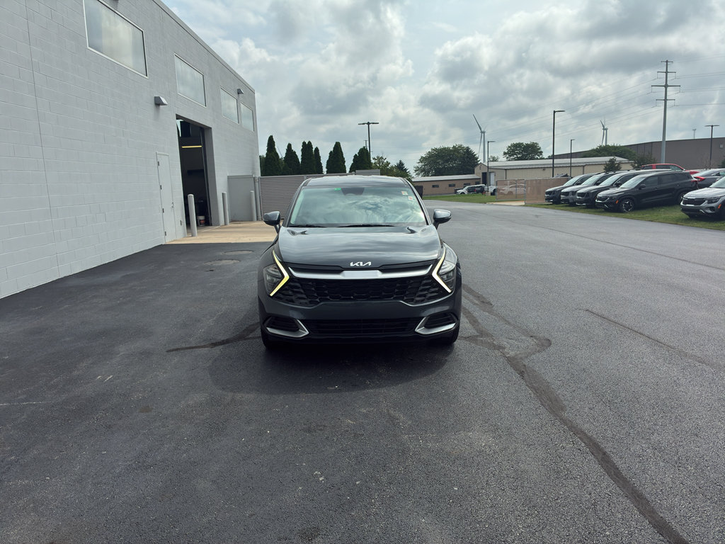 Used 2023 Kia Sportage EX FWD image 2