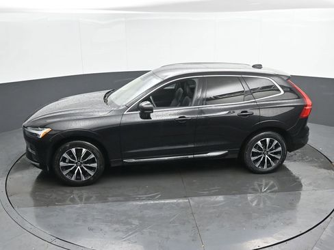 Used 2023 Volvo XC60 B5 Plus image 41