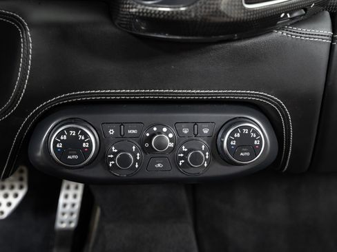 Used 2012 Ferrari 458 Italia Coupe RWD image 20
