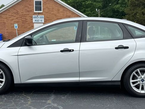 Used 2016 Ford Focus S FWD image 2
