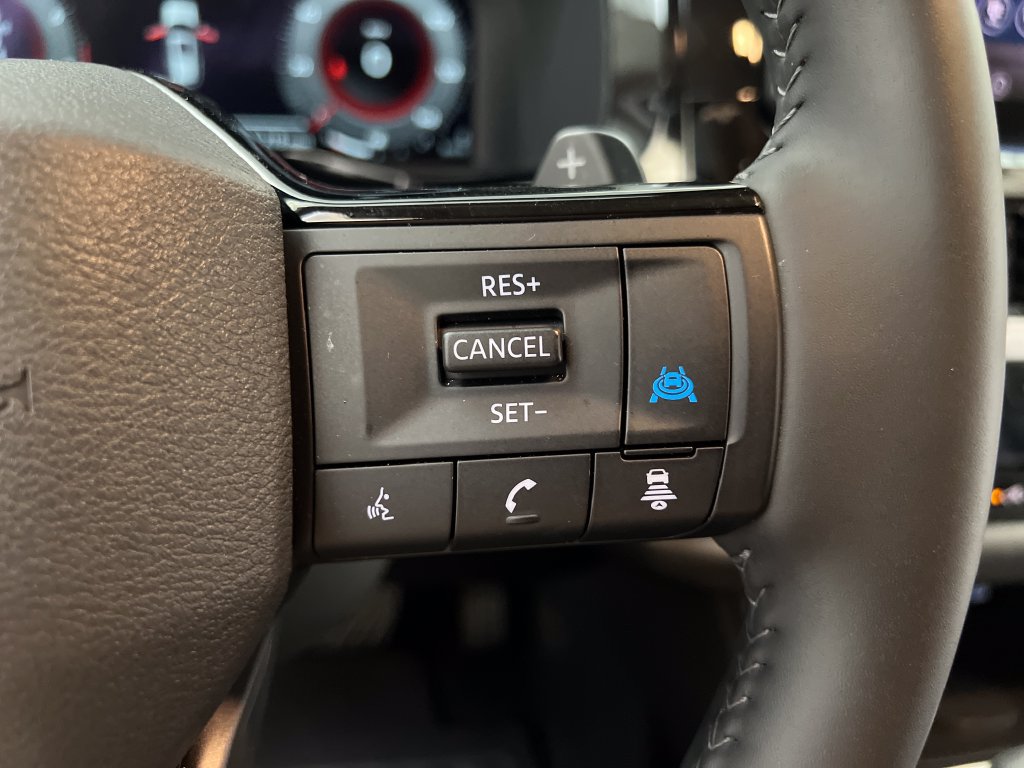 Used 2026 Nissan Pathfinder SL FWD image 51