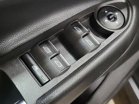 Used 2018 Ford C-MAX SE w/ Interior Protection Package image 27