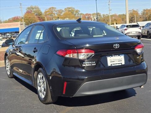 Used 2023 Toyota Corolla LE image 5