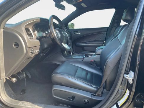 Used 2013 Dodge Charger R/T w/ Blacktop Pkg image 9