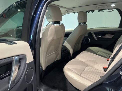 Used 2023 Land Rover Discovery Sport S image 38