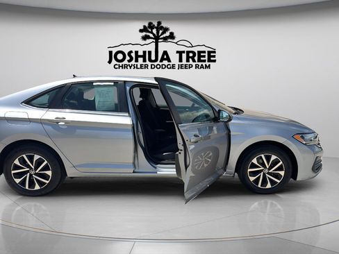 Used 2024 Volkswagen Jetta S FWD image 9