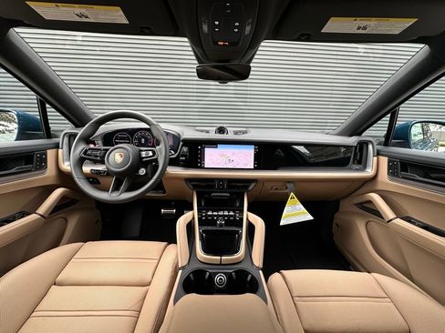 Used 2026 Porsche Cayenne S image 6