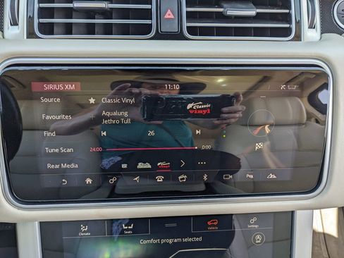 Used 2019 Land Rover Range Rover Long Wheelbase Supercharged image 37