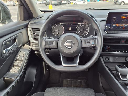 Used 2024 Nissan Rogue SV FWD image 25